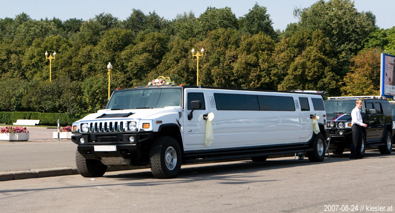 stretch hummer